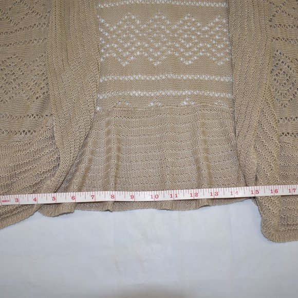 Intriguing Threads Acrylic Cardigan Beige 2X Short Sleeve - Picture 6 of 8